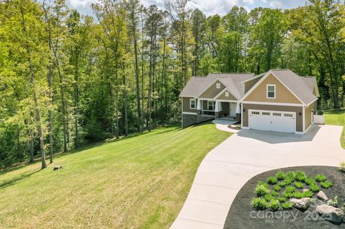 7 Grizzly Dr, Leicester, NC, 28748-8814 | Card Image