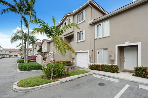 221 Riviera Cir, Weston, FL, 33326-3117 | Card Image