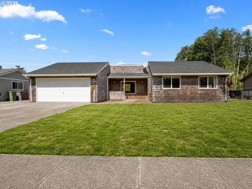 135 Nw Cedar Ct, Warrenton, OR, 97146-9641 | Card Image