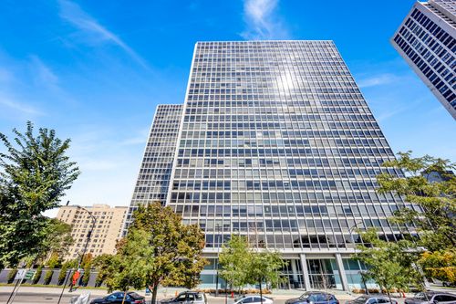 2008-330 W Diversey Pkwy, Chicago, IL, 60657-6205 | Card Image