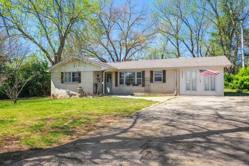 303 Moss Dr, Mc Minnville, TN, 37110-1132 | Card Image