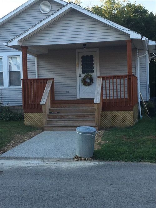 220 Short Ave, Ellwood City, PA, 16117-2421 | Card Image