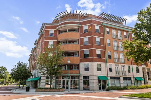 unit-103-400 Village Cir, Willow Springs, IL, 60480-1803 | Card Image