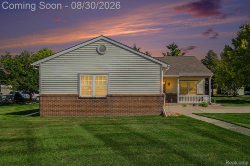 316 Pagels Ct, Grand Blanc, MI, 48439-2423 | Card Image