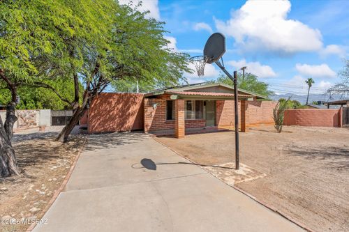 7317 E Calle Arturo, Tucson, AZ, 85710-3711 | Card Image