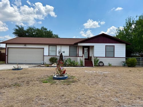 509 S Davidson St, Karnes City, TX, 78118-3540 | Card Image