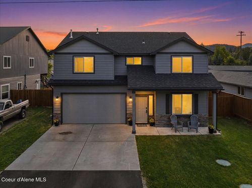 210 4th St, Dover, ID, 83825-6006 | Card Image