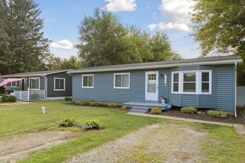 5075 Allingham Dr, White Lake, MI, 48383-1401 | Card Image