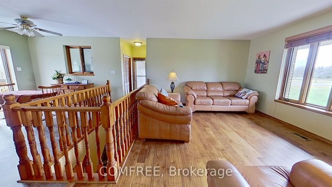 3938 Tile Yard Rd, House other with 3 bedrooms, 1 bathrooms and 6 parking in Petrolia ON | Image 4