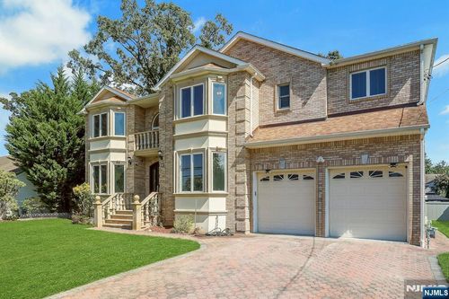 627 Concord St, New Milford, NJ, 07646-1009 | Card Image