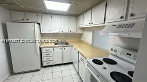 apt-1c-500 Executive Center Dr, West Palm Beach, FL, 33401-4922 | Card Image