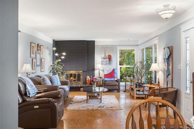 6374 Oldfield Rd, House other with 5 bedrooms, 2 bathrooms and 4 parking in Central Saanich BC | Image 15