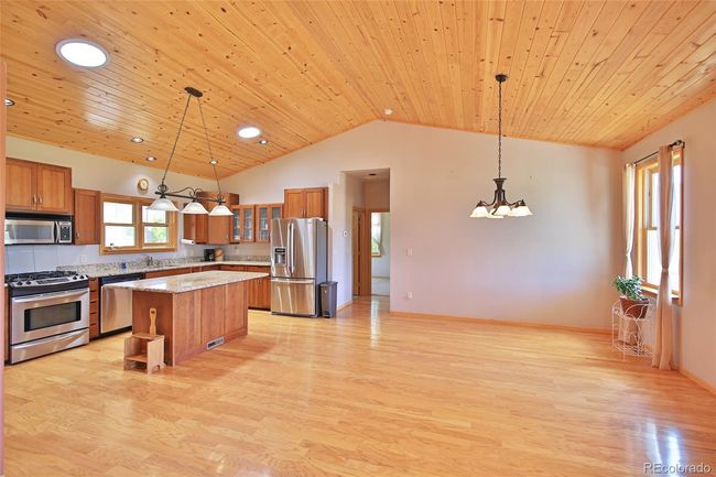 5867 Pe 3/10 Rd, House other with 3 bedrooms, 2 bathrooms and 2 parking in Collbran CO | Image 5