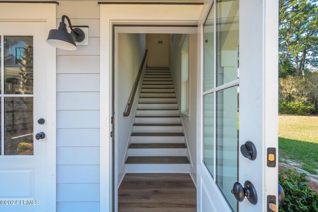 Garage Entry ~ 3 The Horseshoe | Image 28