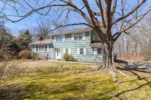 24 Highview Rd, Ossining, NY, 10562-2201 | Card Image