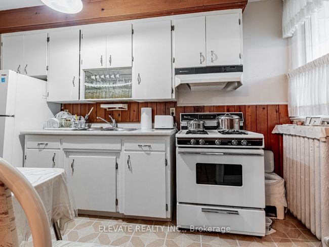76 Appleton Ave, House other with 3 bedrooms, 2 bathrooms and 1 parking in York. ON | Image 12