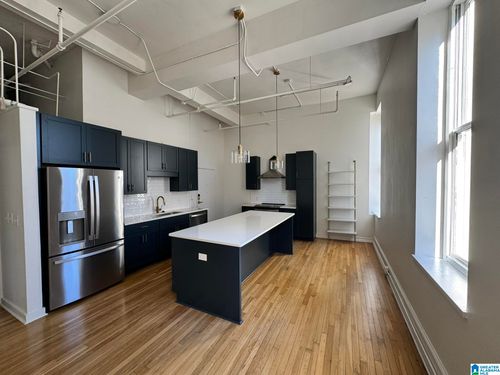 apt-201-300 20th St N, BIRMINGHAM, AL, 35203-3529 | Card Image