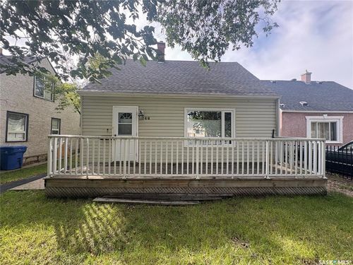1246 Queen Street, House with 3 bedrooms, 1 bathrooms and 2 parking in Regina SK | Card Image