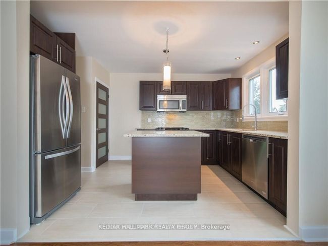 298A Woodroffe Avenue, House attached with 3 bedrooms, 2 bathrooms and 3 parking in Woodroffe ON | Image 7