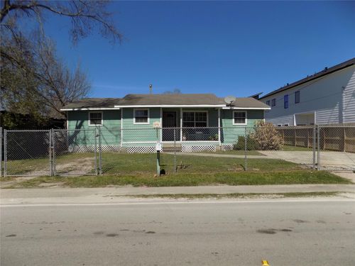 5016 Creekmont Drive, Houston, TX, 77091 | Card Image