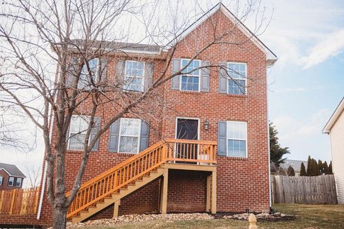 5 Camellia Ln Nw, Christiansburg, VA, 24073-5723 | Card Image