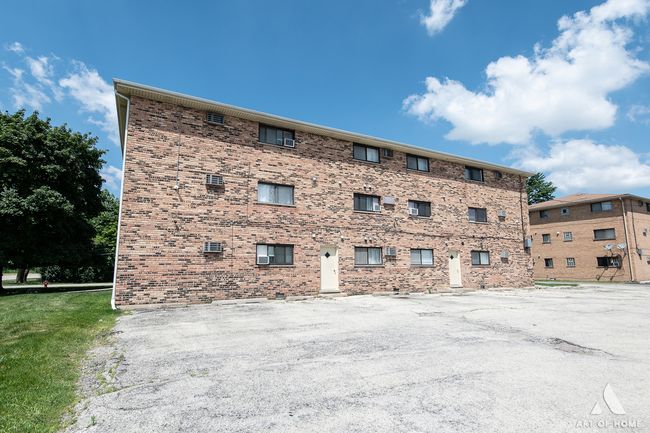 APT-2C - 8049 Beloit Ave, Condo with 2 bedrooms, 1 bathrooms and 2 parking in Bridgeview IL | Image 23