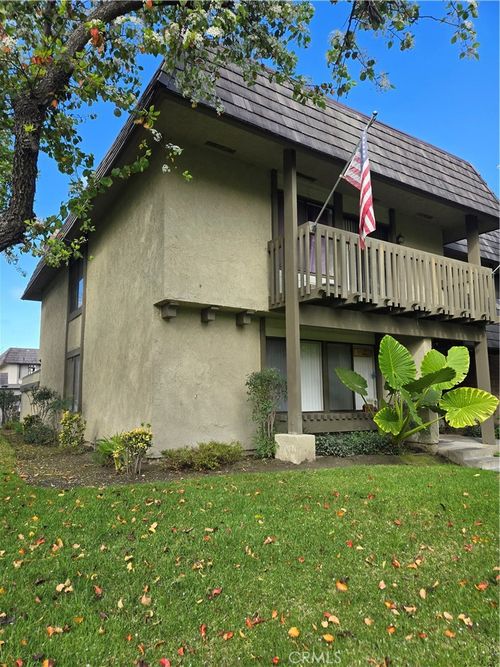 16042 Clearbrook Ln, Cerritos, CA, 90703-1962 | Card Image