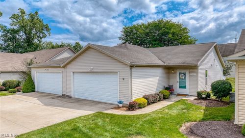 2469 Waterford Pointe Dr, Kent, OH, 44240-8215 | Card Image