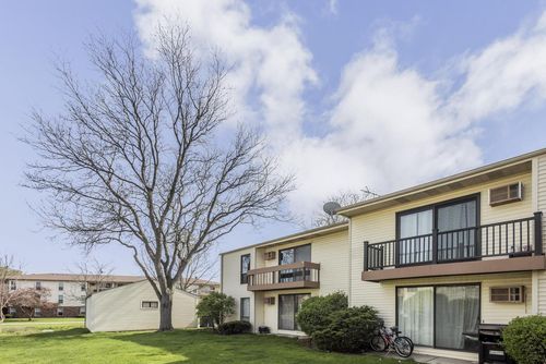 32-1887 Haymarket Road, Waukesha, WI, 53189 | Card Image