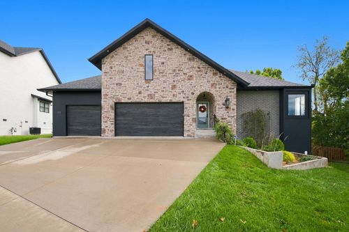 200 N Blarney Ct, Nixa, MO, 65714-4204 | Card Image