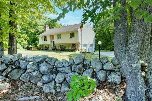 69 Peaslee Road, Merrimack, NH, 03054 | Card Image
