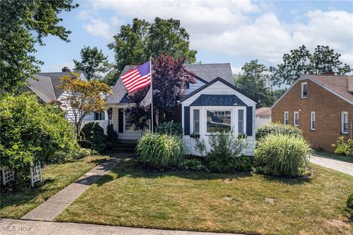 6342 Chestnut Hills Dr, Parma, OH, 44129-5155 | Card Image