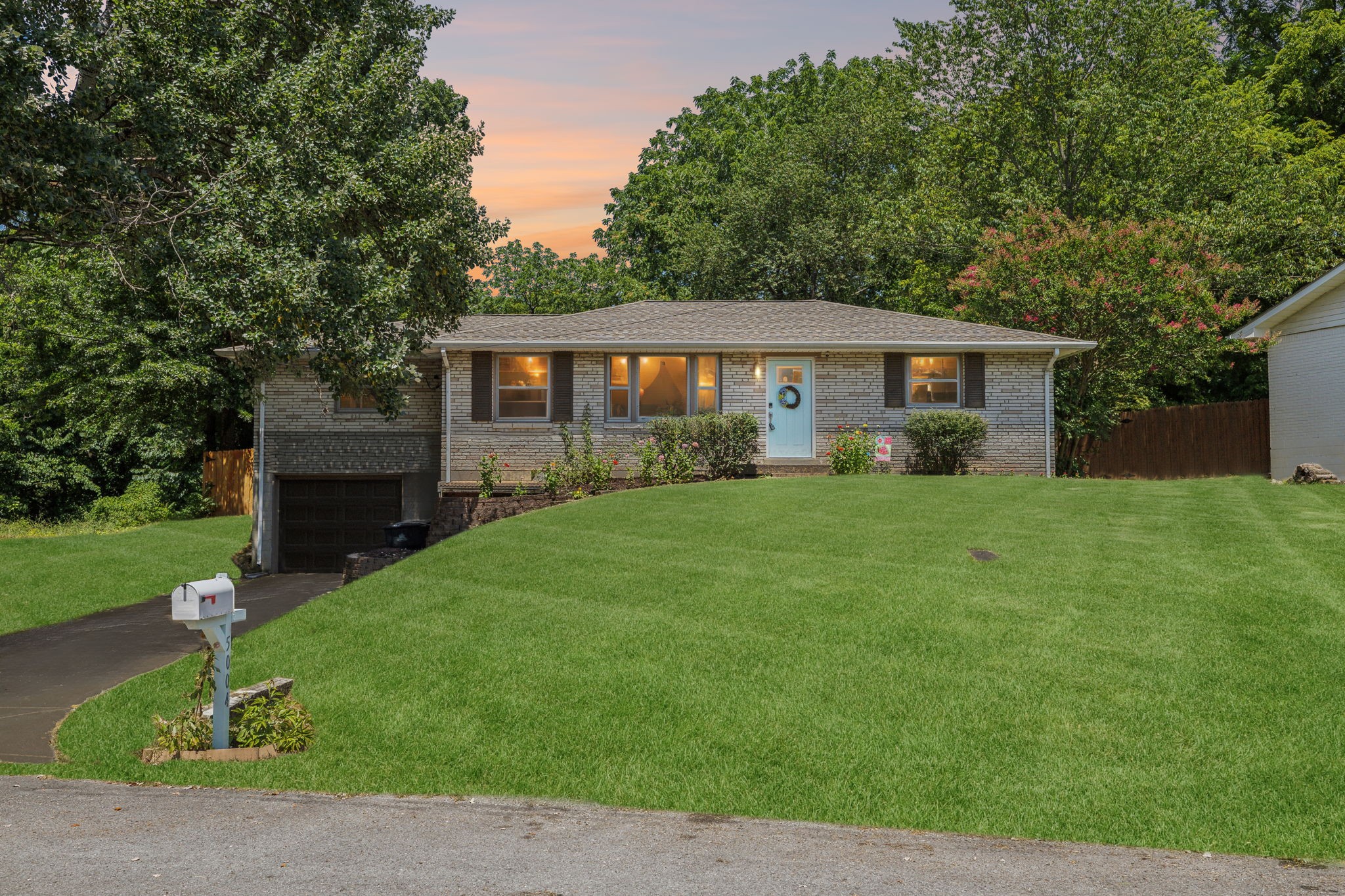 Whispering Hills Ct, Nashville, TN 37211
