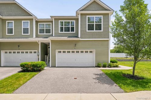 31 Magnolia Park Rd, Middletown, NY, 10940-3576 | Card Image