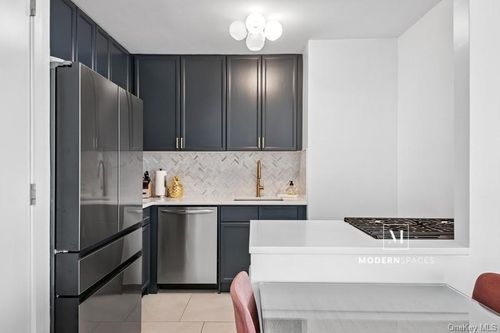 21e-474 48th Avenue, New York, NY, 11109 | Card Image