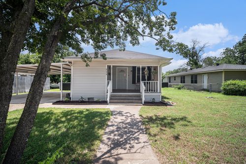 215 Poindexter Ave, Cleburne, TX, 76033-4421 | Card Image