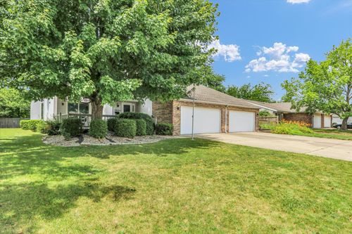 apt-a-705 Ramblewood Ct, Savoy, IL, 61874-6025 | Card Image