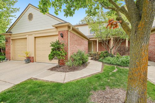 3123 Village Cir, Ann Arbor, MI, 48108-2245 | Card Image