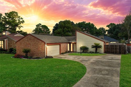 8126 Ivan Reid Dr, Houston, TX, 77040-2411 | Card Image