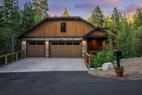 2366 Highlands Dr, South Lake Tahoe, CA, 96150-6140 | Card Image