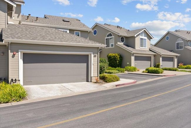 156 Treeview Dr, Townhouse with 2 bedrooms, 3 bathrooms and 2 parking in Daly City CA | Image 4
