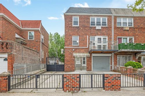 78-10 31st Ave, East Elmhurst, NY, 11370-1818 | Card Image