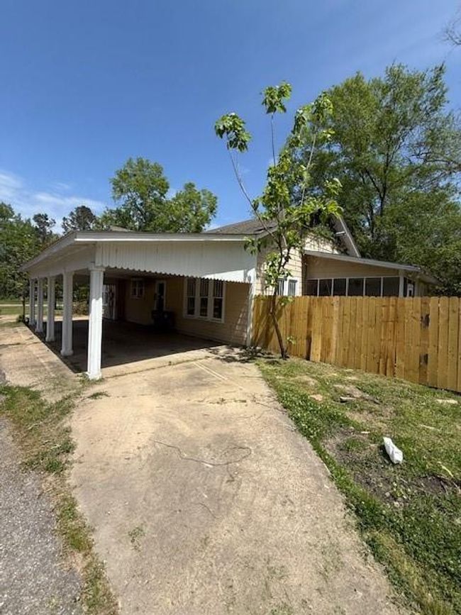 1100 Maple St, House other with 3 bedrooms, 2 bathrooms and null parking in Winnfield LA | Image 33