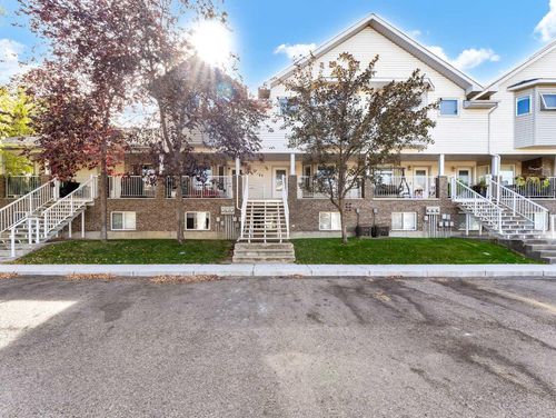 425 Washington Way Se, Medicine Hat, AB, T1A8T9 | Card Image