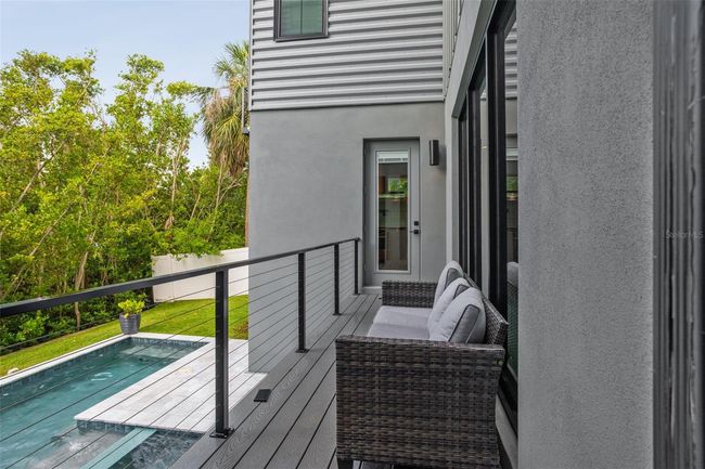 passthrough porch from kitchen to patio | Image 53