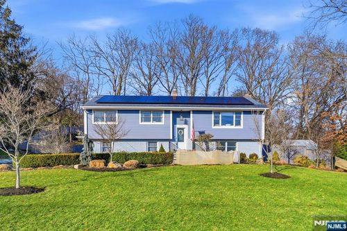 574 Wittich Ter, River Vale, NJ, 07675-6003 | Card Image