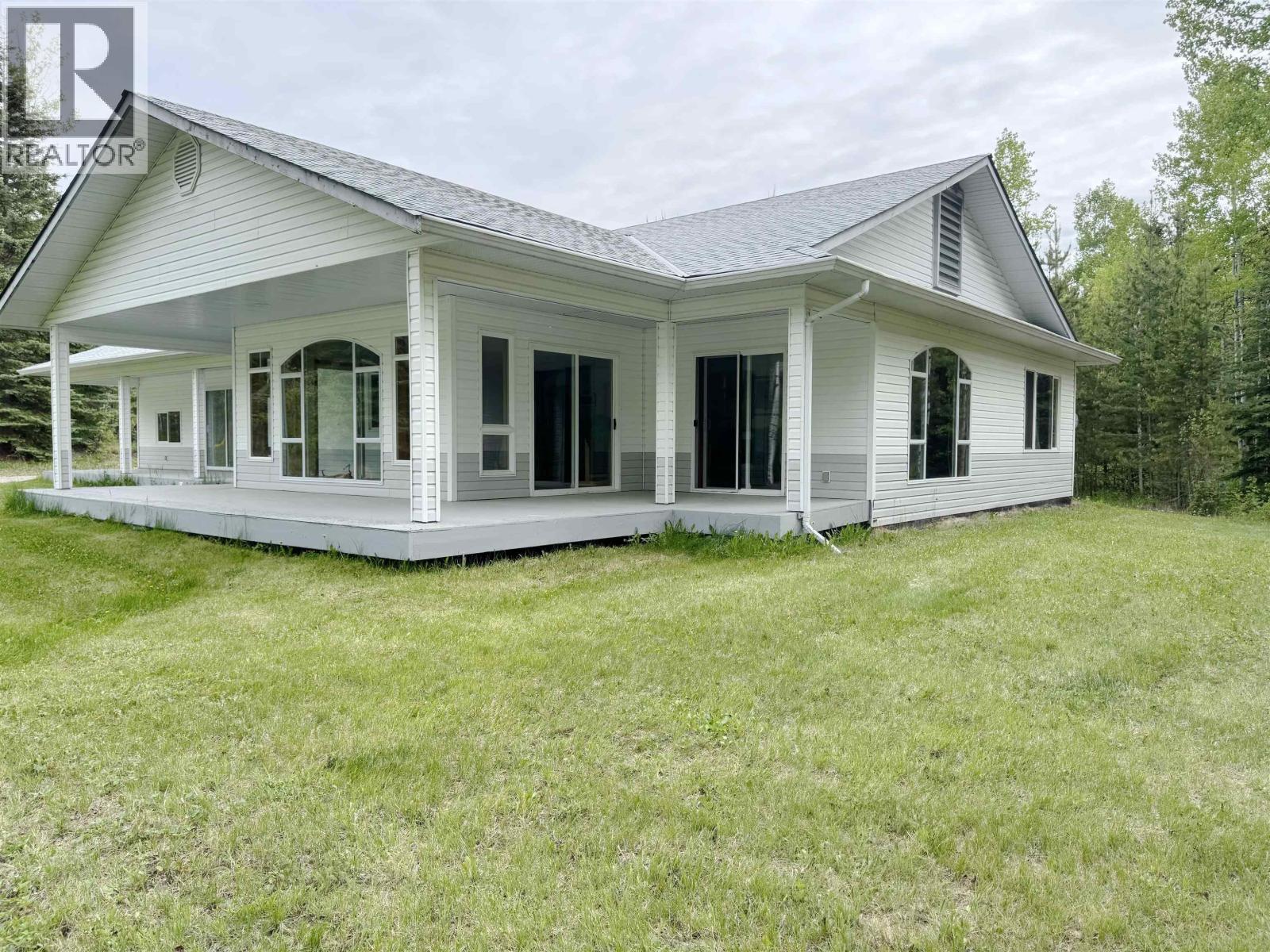 Residential in 100 Mile House 2