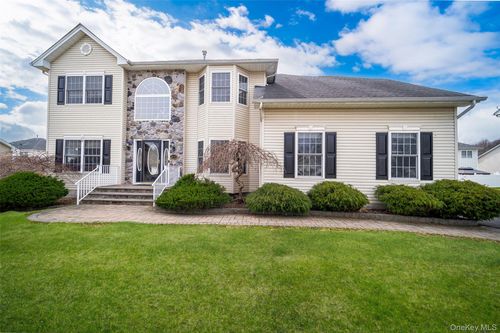 2041 Independence Dr, New Windsor, NY, 12553-4932 | Card Image