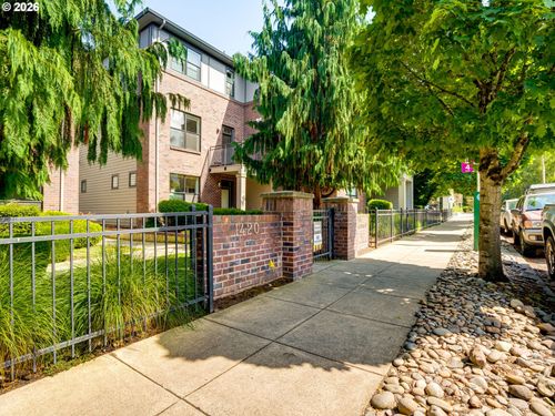 1420 Nw 20th Ave, Portland, OR, 97209-1756 | Card Image