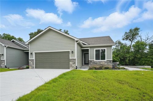 781 Highland Dr, Edwardsville, KS, 66111 | Card Image
